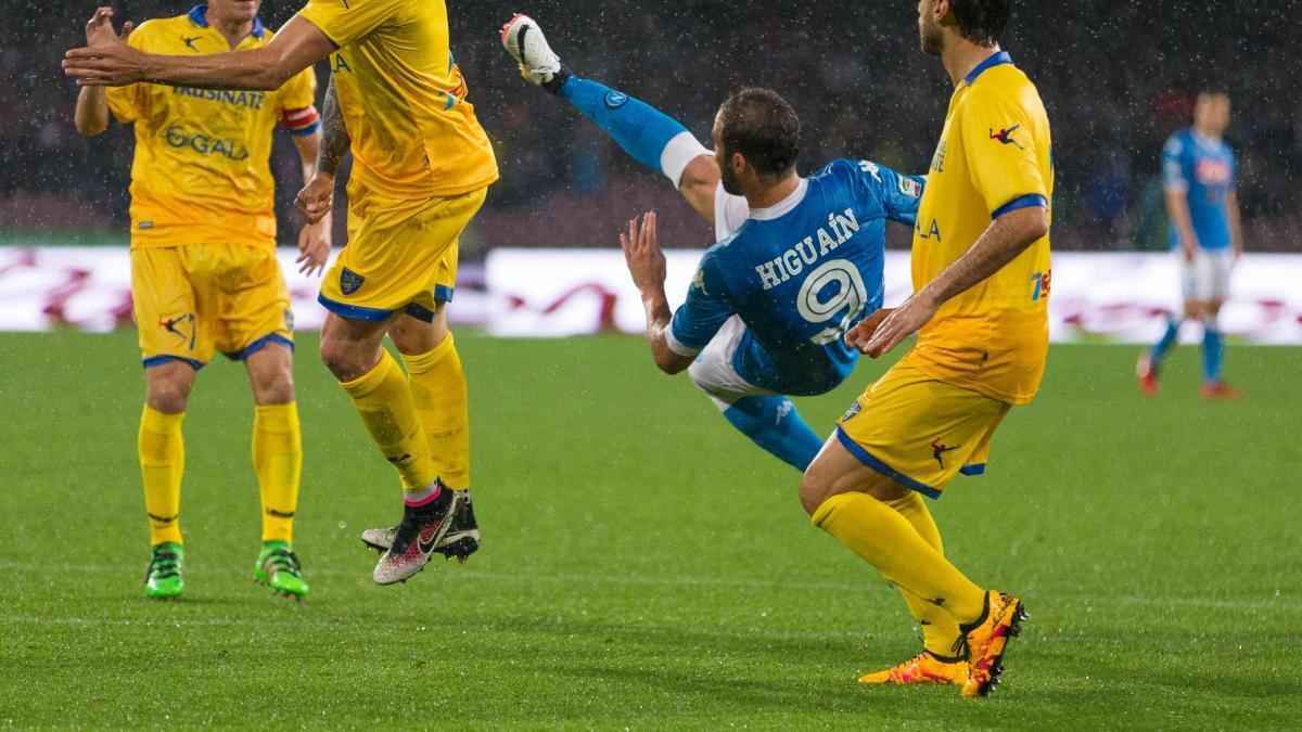 Unglaubliche tripletta: higuain übertrifft nordahl-rekord!