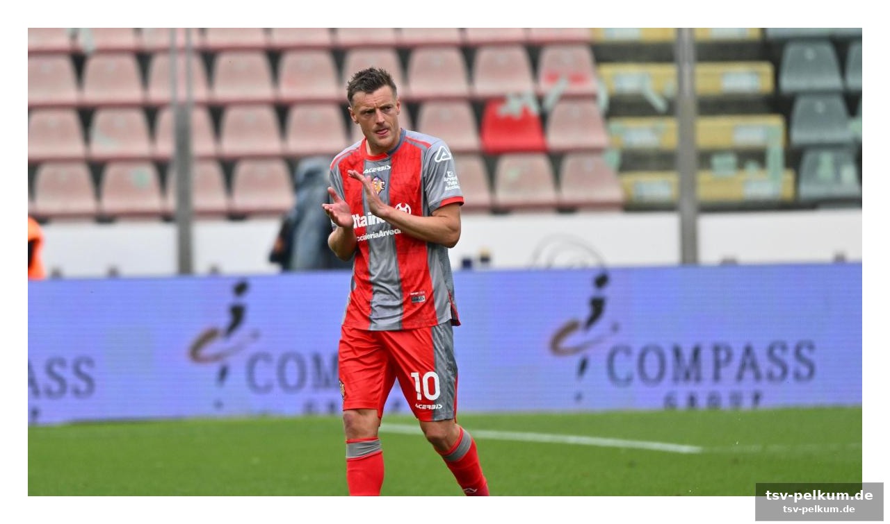 Die lage um vardy: optimismus trotz muskelproblemen