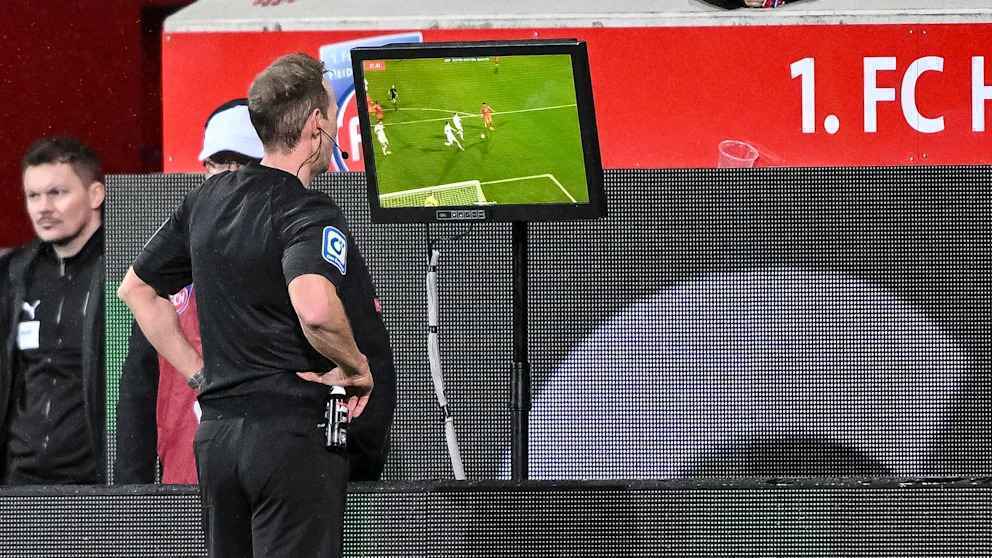 Var-reform steht wohl bevor: was sich für fußballfans ändert