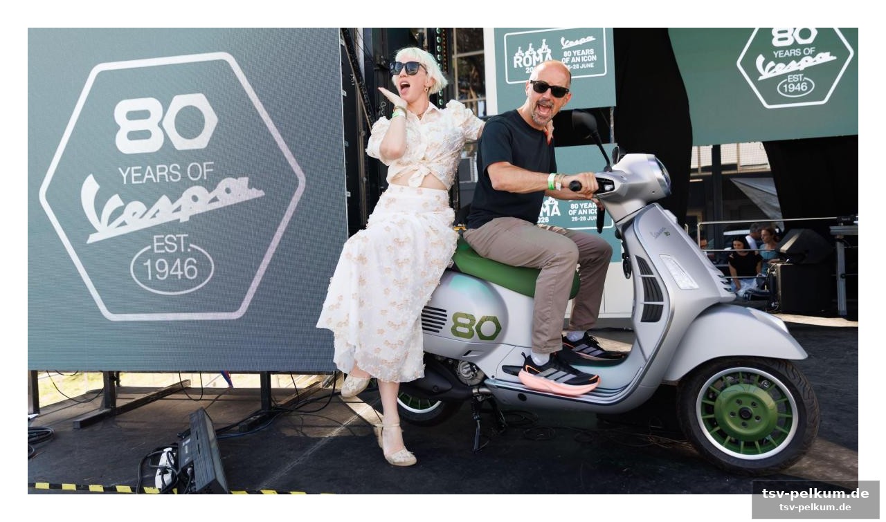 Eine hommage an die anfänge: die vespa edizione ottantesimo