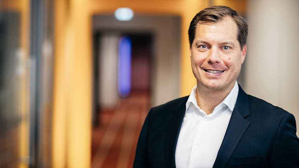 Vfb stuttgart sichert sich karsten petry als neuen marketingvorstand