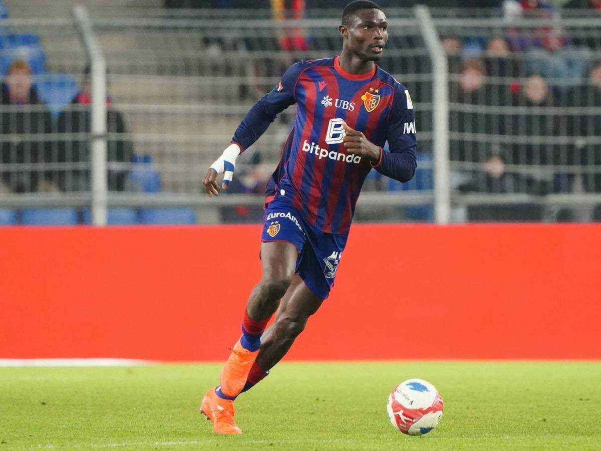 Vfl wolfsburg verstärkt abwehr mit ghanaischem nationalspieler jonas adjetey