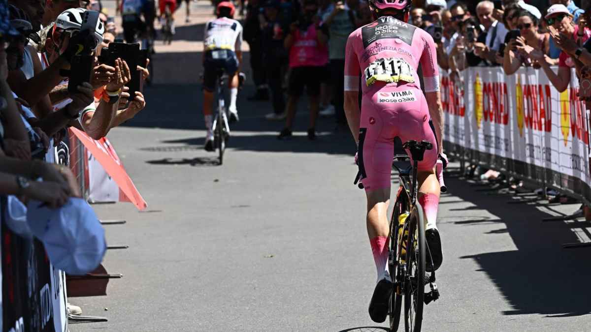 Vingegaard triumphiert in carì: giro d'italia nimmt fahrt auf!