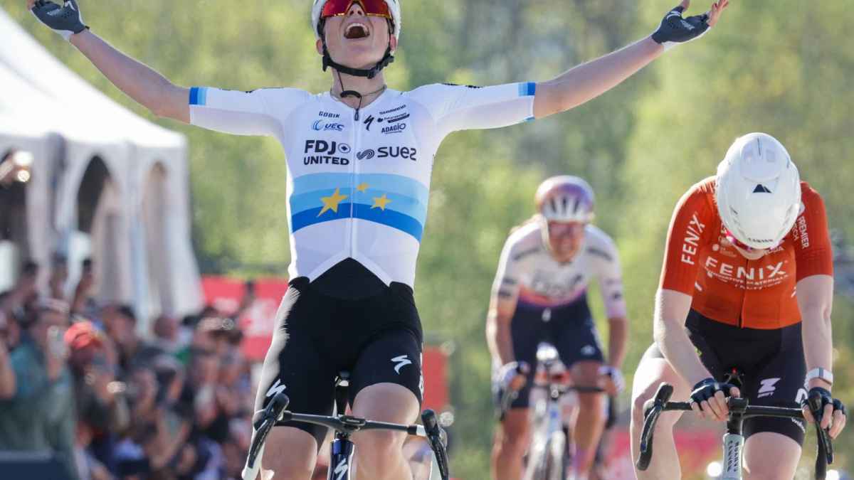 Vollering triumphiert: niedermaier und van der breggen im kielwasser