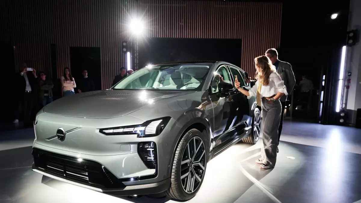 Volvo ex60 landet in mailand: schwedischer suv lässt deutsche premium-rivalen alt aussehen