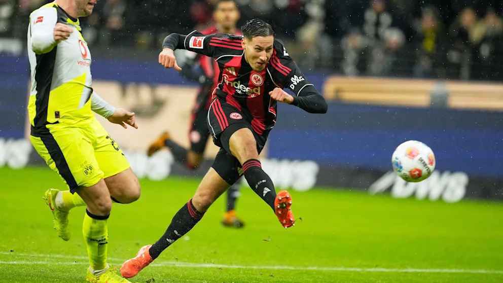 Wahnsinn in Frankfurt! Dortmund schmeißt Führung in letzter Minute weg!