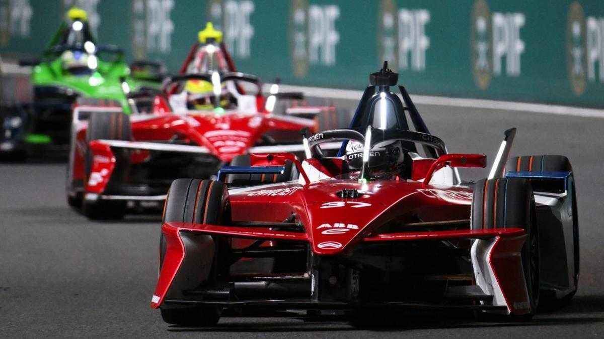 Wehrlein und mortara liefern sich krimi auf spaniens längstem e-prix-kurs