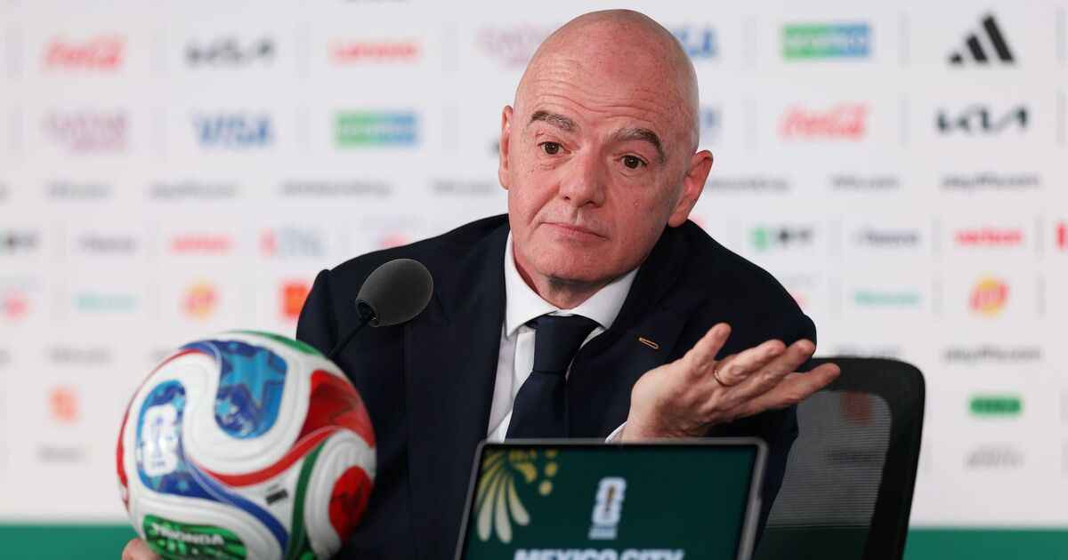 Wm-chaos: infantino verteidigt fifa nach einreiseverbot für schiedsrichter