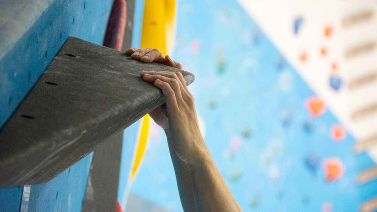 Wuppertal wird zur boulder-hochburg: nrw-meisterschaft lockt über 100 athleten