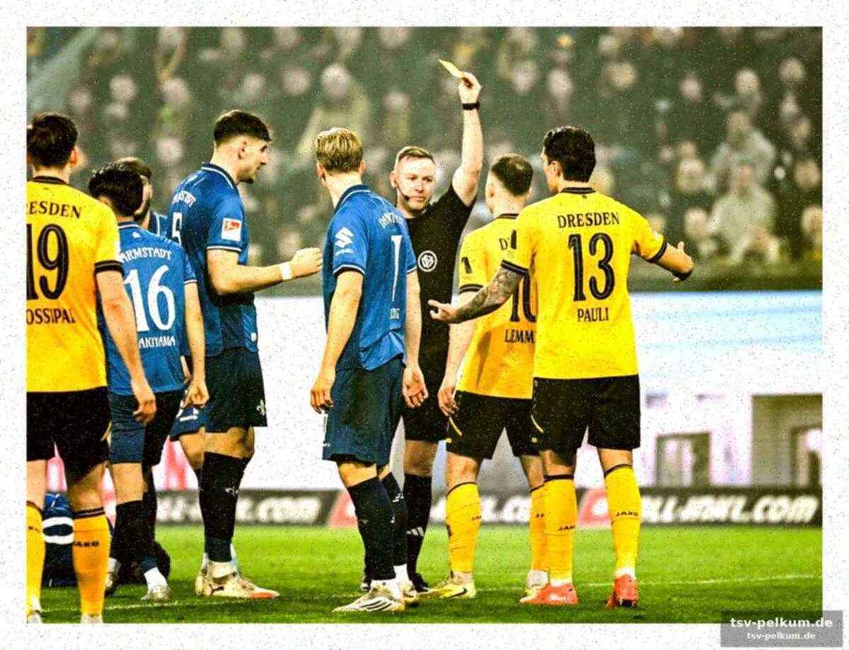 Erste strittige szene: lidberg-foul ohne notbremse