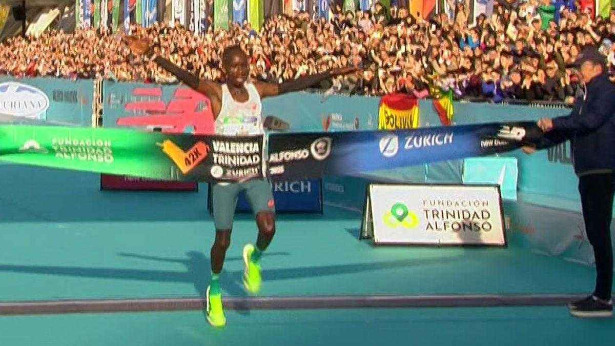 Yemisi ogunleye greift mit neuer technik an: starke form vor der hallen-wm