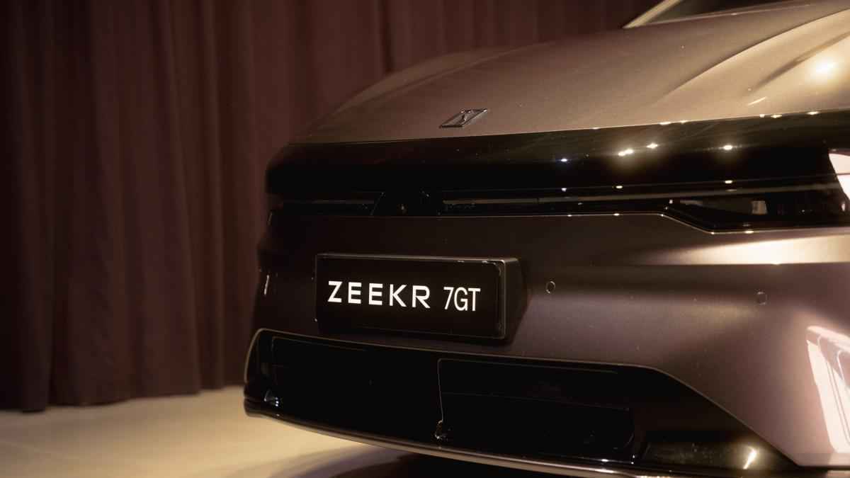 Zeekr stürmt nach mailand: elektro-sportwagen 7gt feiert italien-debüt