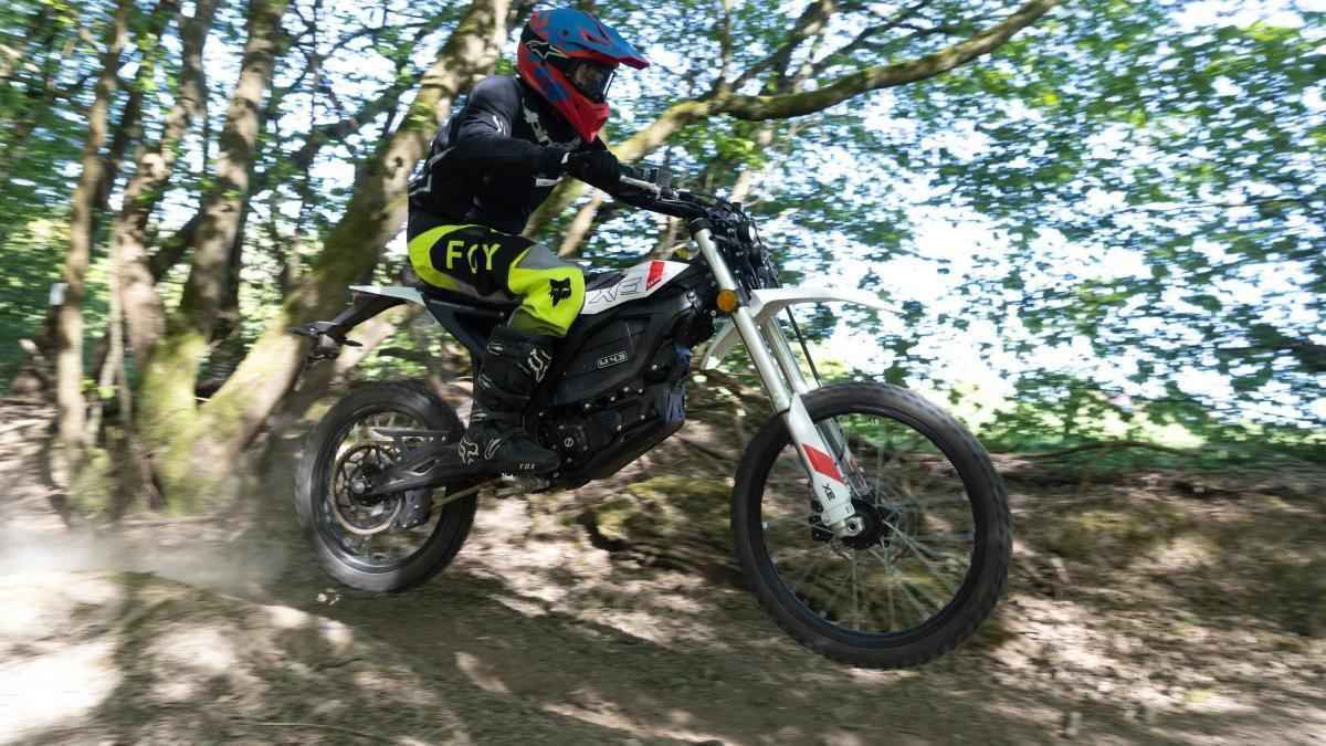 Zero motorcycles xe: stromer-offroad erobert die trails!