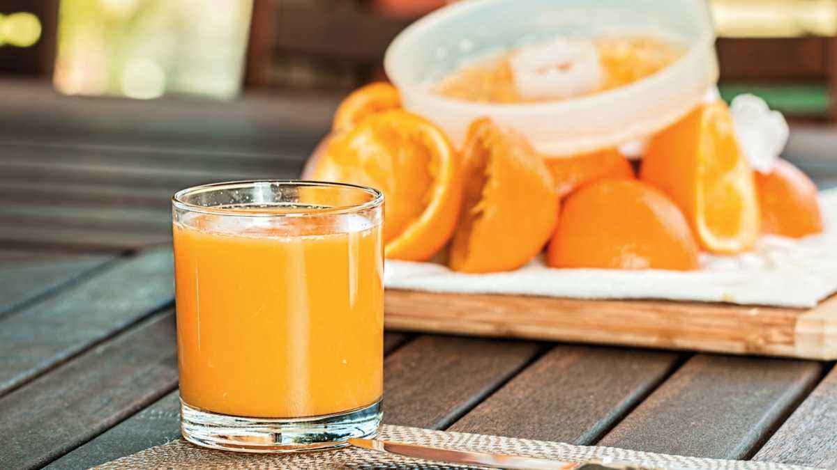 Zuckerschock im glas? experten warnen vor zu viel fruchtsaft
