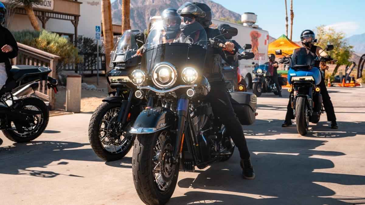 Zweirad-boom in italien: roller dominieren, quadricyclen kämpfen